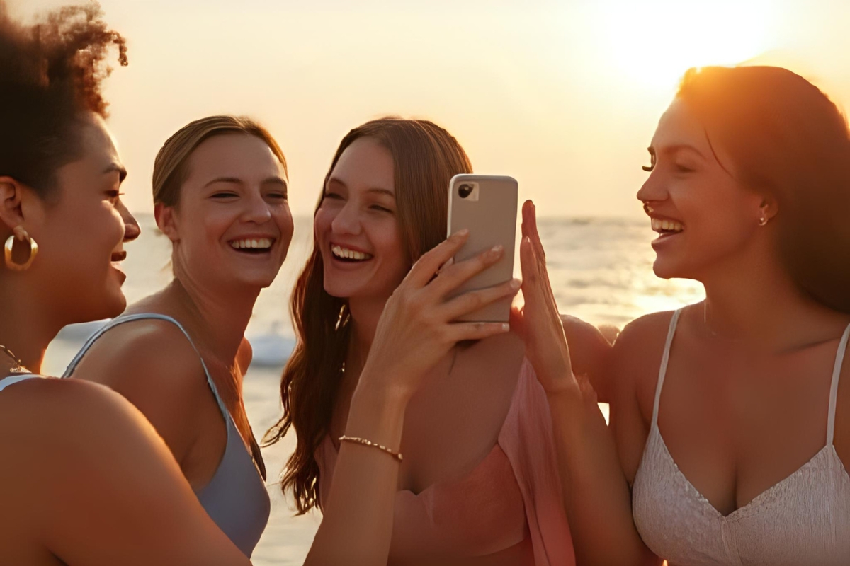 Social Media & Summer FOMO: Protecting Your Mental Health